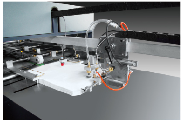 M&aacute;y l&agrave;m vị tr&iacute; hộp